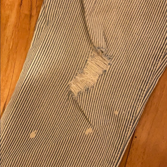 Loft Relaxed Skinny Fit Acid Wash Jeans - Picture 2 of 4